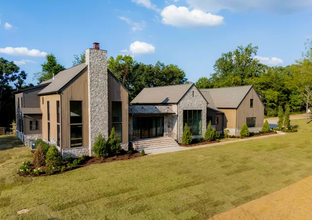 Photo 3 of Mansion for sale at 8004 Wilder Pass, Arrington, TN 37014 | MLS# 3163922 | Listing updated on 2026-09-21