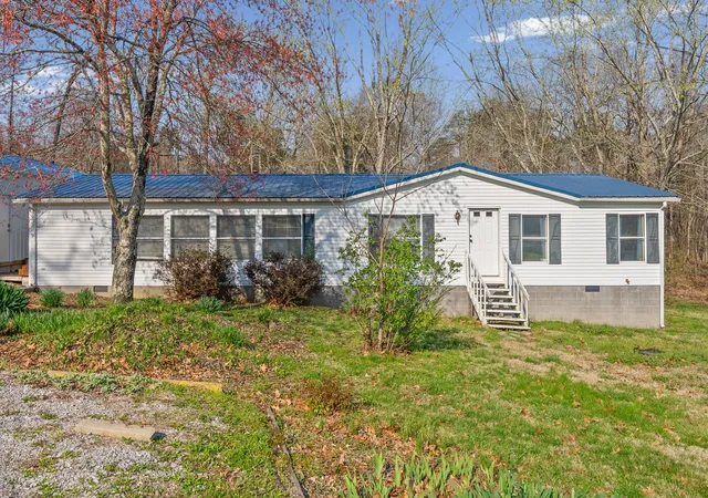 Homes for sale in Hopkinsville, KY | 7301 Madisonville Rd, Hopkinsville, KY 42240 | MLS# 3158597