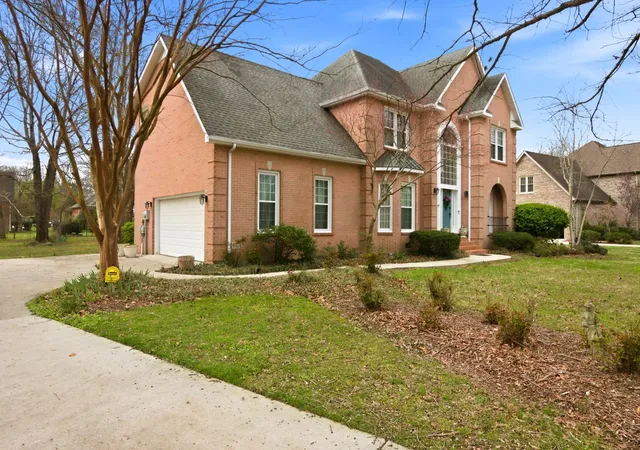 2nd image of 108 Albemarle Dr, Tullahoma, TN 37388 | MLS# 3158896