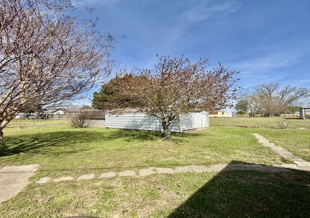 Homes for sale in Lawrenceburg, TN | 402 Hoffman St, Lawrenceburg, TN 38464 | MLS# 3158581