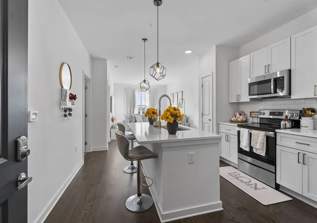 2nd image of 1677 54th Ave N #338, Nashville, TN 37209 | MLS# 3158599