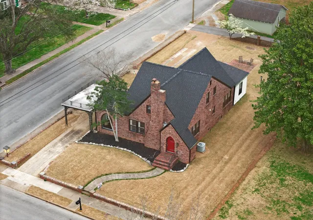 2nd image of 411 2nd Ave, Fayetteville, TN 37334 | MLS# 3158620
