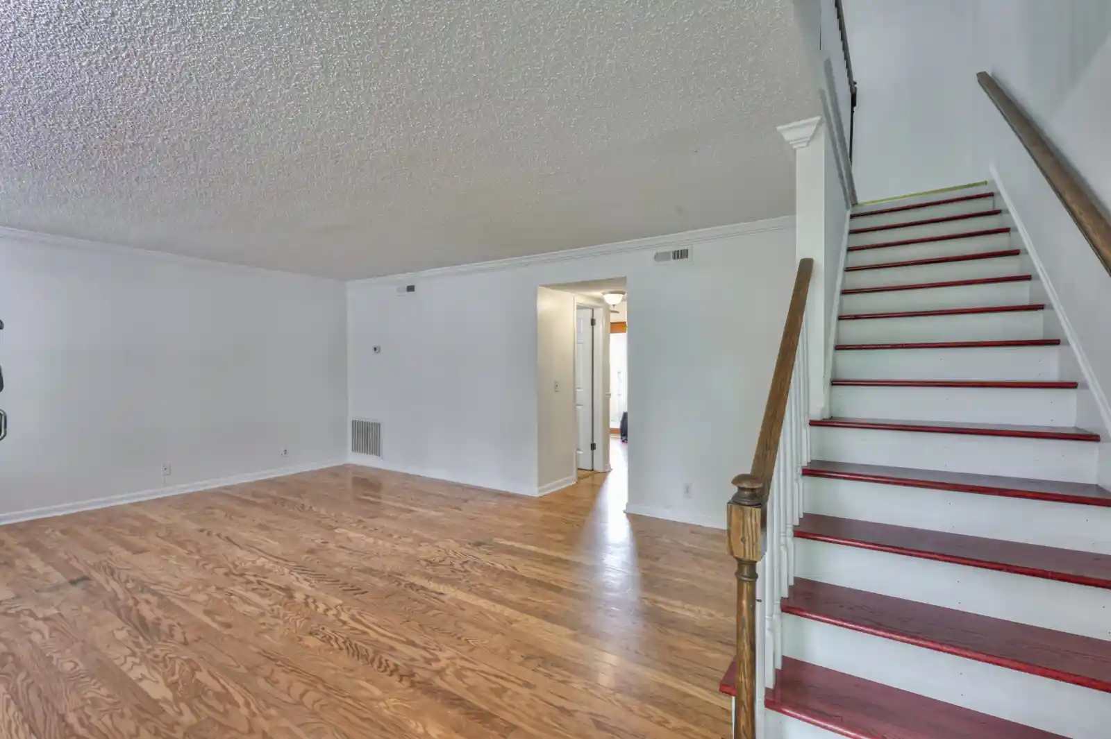 Listing Photo 2 - Condo for sale in 5510 Country Dr located at 5510 Country Dr, Nashville, TN 37211 - Unit #64