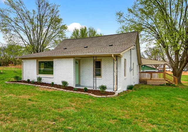 2nd image of 946 Clearview Rd, Cottontown, TN 37048 | MLS# 3159935