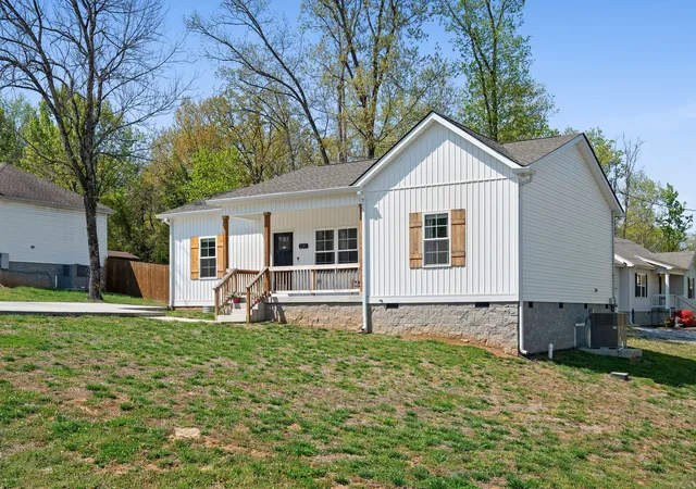 Homes for sale in Lewisburg, TN | 391 Elm Ave, Lewisburg, TN 37091 | MLS# 3170066
