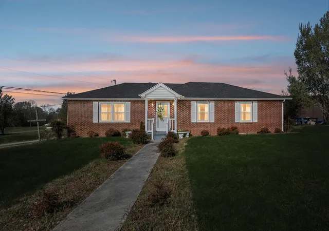 Homes for sale in Alexandria, TN | 247 Edgewood St, Alexandria, TN 37012 | MLS# 3158889