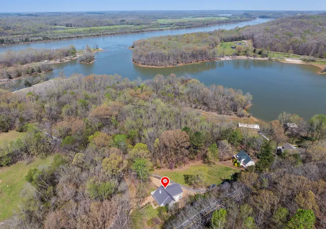 Homes for sale in Linden, TN | 48 Old Pump Station Rd, Linden, TN 37096 | MLS# 3158979