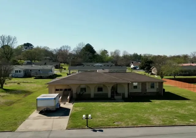 Photo 2 of Single family home for sale at 1205 Beverly Dr, Pulaski, TN 38478 | MLS# 3172957 | Listing updated on 2026-10-01