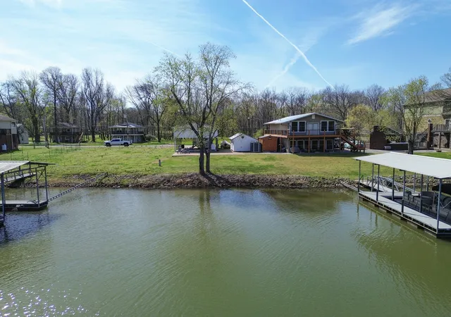 Homes for sale in Chapmansboro, TN | 1467 Chapmansboro Rd, Chapmansboro, TN 37035 | MLS# 3159347