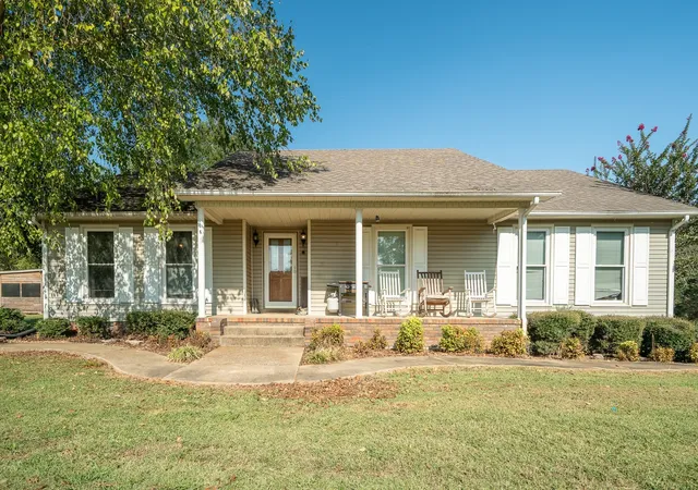 Homes for sale in Leoma, TN | 34 Morris Rd, Leoma, TN 38468 | MLS# 3159256