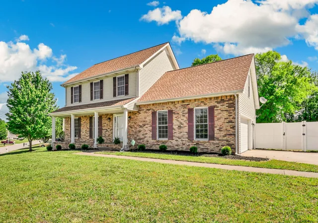 Photo 3 of Single family home for sale at 1121 Lucas Wayne Dr, Clarksville, TN 37043 | MLS# 3185909 | Listing updated on 2026-08-19