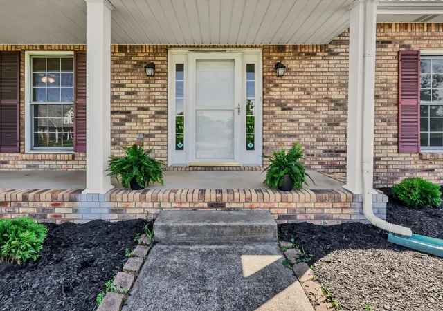Photo 4 of Single family home for sale at 1121 Lucas Wayne Dr, Clarksville, TN 37043 | MLS# 3185909 | Listing updated on 2026-08-19