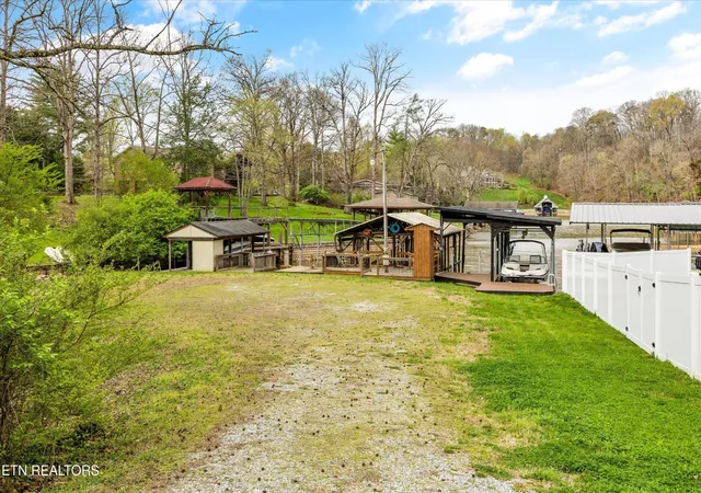 Photo 4 of Sale Pending at 1000 Perch Dr, Knoxville, TN 37922 | MLS# 3159293 | Listing updated on 2026-08-23