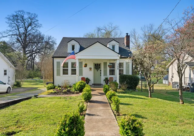 Photo 1 of Single family home for sale at 308 5th Avenue, Columbia, TN 38401 | MLS# 3165322 | Listing updated on 2026-05-09