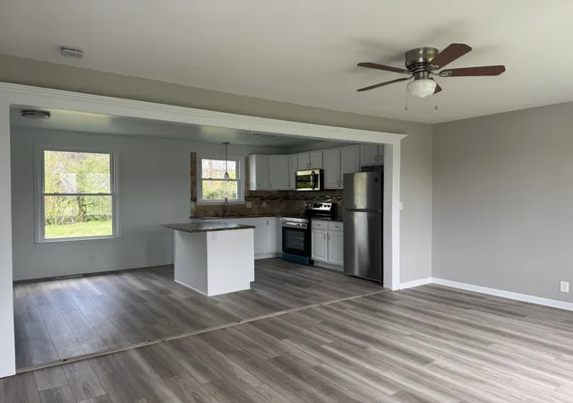 Photo 3 of Single family home for sale at 204 Morningside Dr, Clarksville, TN 37042 | MLS# 3159914 | Listing updated on 2026-08-20