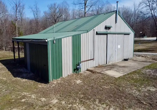 3rd image of 320 South Point Dr, Camden, TN 38320 | MLS# 3159770