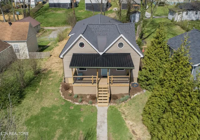 Photo 3 of Single family home for sale at 2317 E Glenwood Ave, Knoxville, TN 37917 | MLS# 3528444 | Listing updated on 2026-08-28