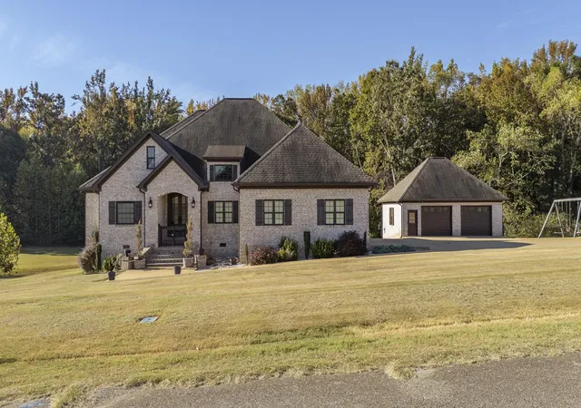 Photo 1 of Single family home for sale at 340 Grand Oaks Cv, Savannah, TN 38372 | MLS# 3159828 | Listing updated on 2026-10-08