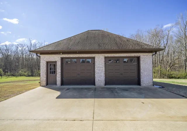 Homes for sale in Savannah, TN | 340 Grand Oaks Cv, Savannah, TN 38372 | MLS# 3159828