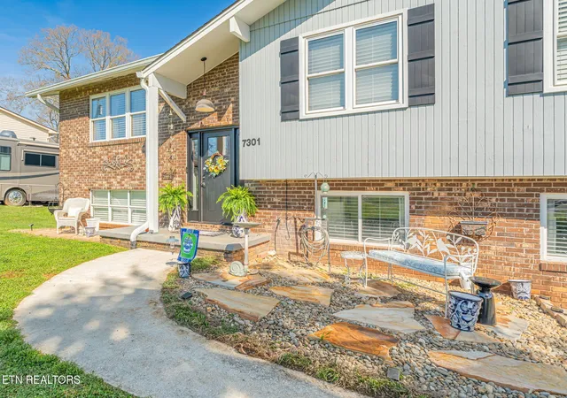 2nd image of 7301 Dunsten Dr, Knoxville, TN 37931 | MLS# 3205667