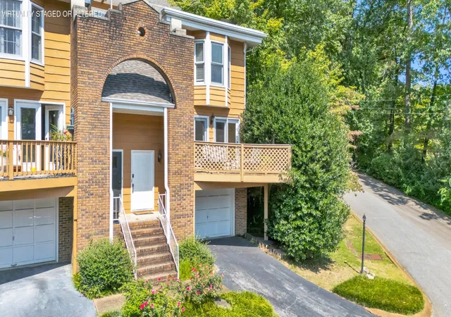 Homes for sale in Chattanooga, TN | 527 Winterview Lane, Chattanooga, TN 37409 | MLS# 3159913
