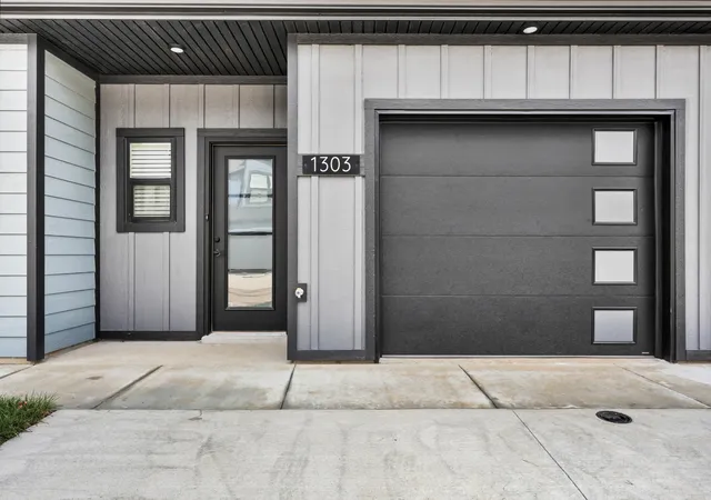 Photo 1 of Townhouse for sale at 1306 Jonathan Wade Cir, Clarksville, TN 37043 | MLS# 3159928 | Listing updated on 2026-08-11