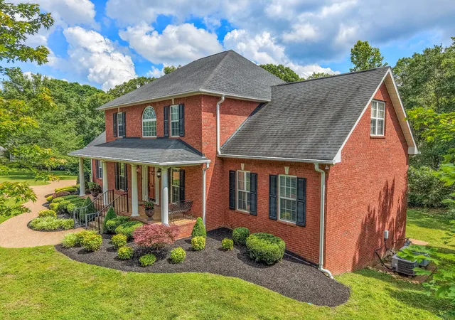 Photo 1 of Single family home for sale at 106 Meadowood Loop, Burns, TN 37029 | MLS# 3175738 | Listing updated on 2026-10-09