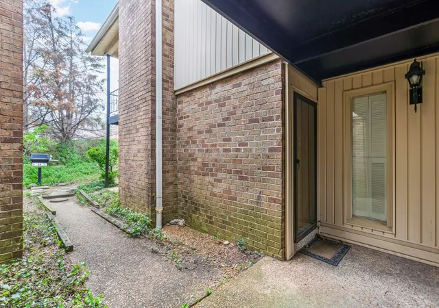 2nd image of 2116 Hobbs Rd #N3, Nashville, TN 37215 | MLS# 3164348