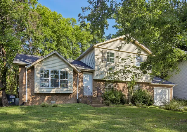 Photo 2 of Single family home for sale at 5148 Roxborough Dr, Hermitage, TN 37076 | MLS# 3160047 | Listing updated on 2026-09-03