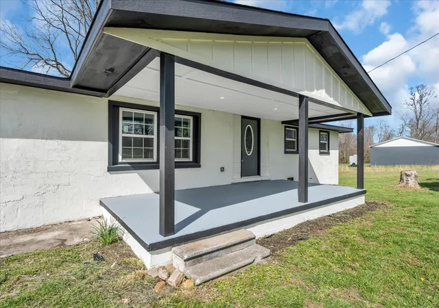 Homes for sale in Gruetli Laager, TN | 1391 S 20Th Ave, Gruetli Laager, TN 37339 | MLS# 3160118