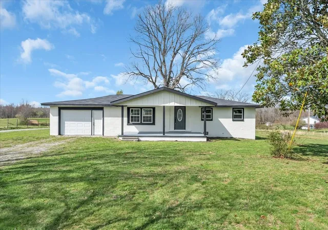 Homes for sale in Gruetli Laager, TN | 1391 S 20th Ave, Gruetli Laager, TN 37339 | MLS# 3160118