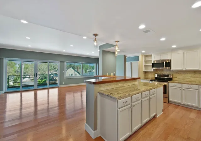 Photo 3 of Condo for sale at 4200 W End Ave #402, Nashville, TN 37205 | MLS# 3160174 | Listing updated on 2026-09-18