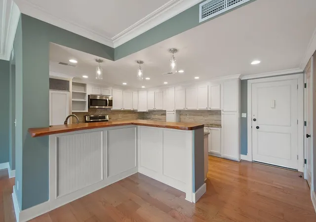 Photo 4 of Condo for sale at 4200 W End Ave #402, Nashville, TN 37205 | MLS# 3160174 | Listing updated on 2026-09-18