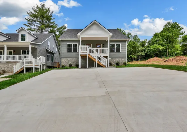 2nd image of 60 E Fork Dr, Clarksville, TN 37042 | MLS# 3160155