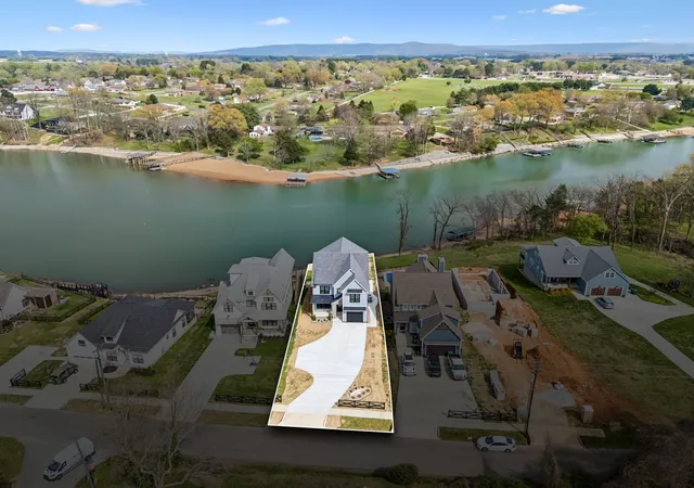 2nd image of 914 N Jefferson St, Winchester, TN 37398 | MLS# 3163497