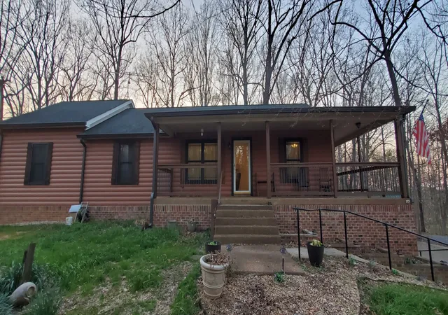 Homes for sale in Chapmansboro, TN | 1109 Ellis Ct, Chapmansboro, TN 37035 | MLS# 3164264