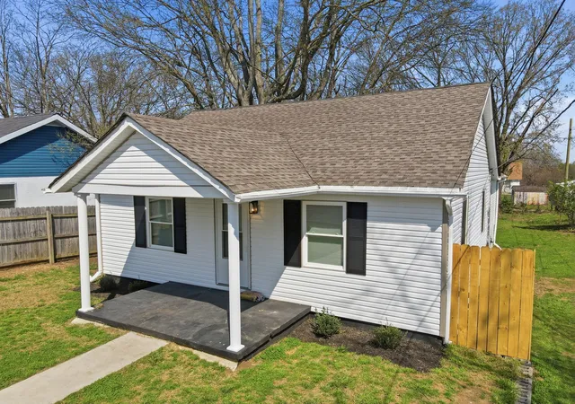 Homes for sale in Columbia, TN | 319 E 17th St, Columbia, TN 38401 | MLS# 3164400