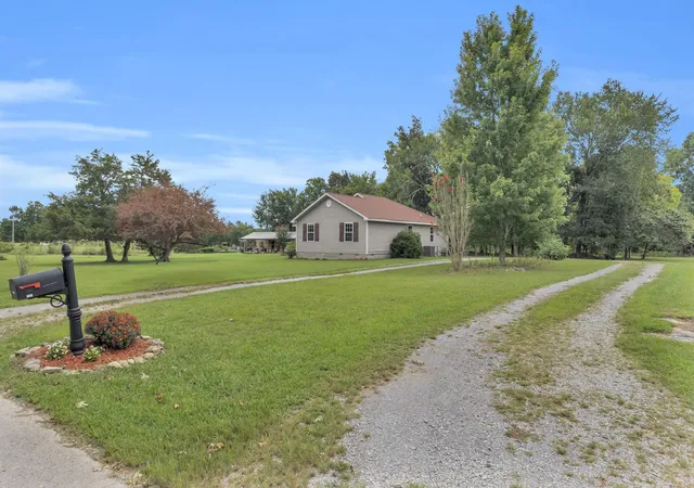 2nd image of 190 Harrison Ln, Shelbyville, TN 37160 | MLS# 3169061