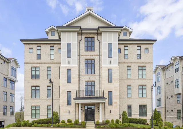 2nd image of 1024 Club View Dr #E 102, Gallatin, TN 37066 | MLS# 3167873