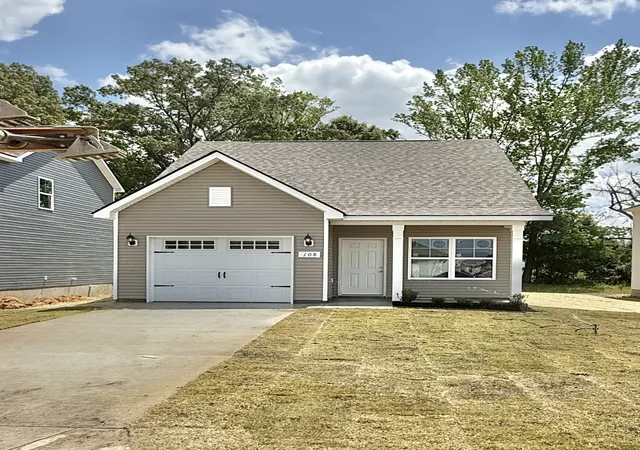 Homes for sale in Manchester, TN | 108 Stonehenge Circle, Manchester, TN 37355 | MLS# 3163838