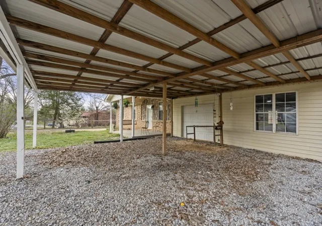 Homes for sale in Bon Aqua, TN | 10160 W Oak Dr, Bon Aqua, TN 37025 | MLS# 3163937