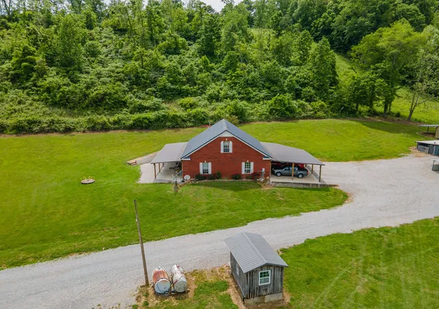 Photo 4 of Single family home for sale at 14035 Campbellsville Rd, Lynnville, TN 38472 | MLS# 3163903 | Listing updated on 2026-05-13