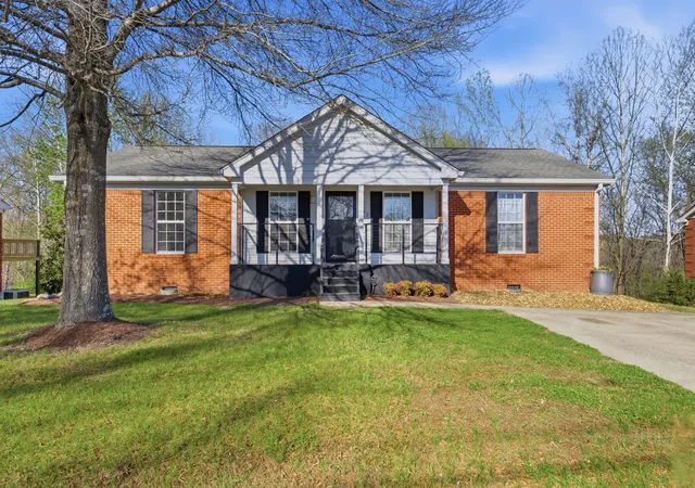 Homes for sale in Ashland City, TN | 412 Eisenhower Dr, Ashland City, TN 37015 | MLS# 3164647