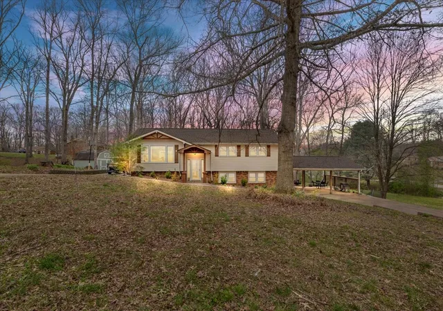 Homes for sale in Tennessee Ridge, TN | 105 Clearwater Dr, Tennessee Ridge, TN 37178 | MLS# 3165043