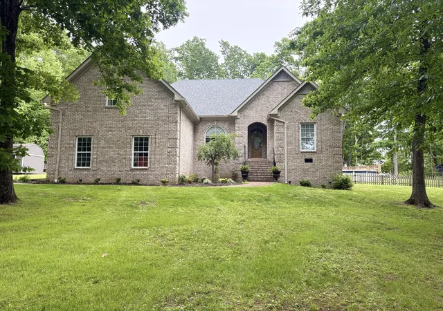 Homes for sale in Gallatin, TN | 1213 Lake Marie Rd, Gallatin, TN 37066 | MLS# 3164382