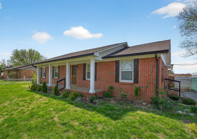 3rd image of 305 Cascade Ave, Mc Minnville, TN 37110 | MLS# 3164190