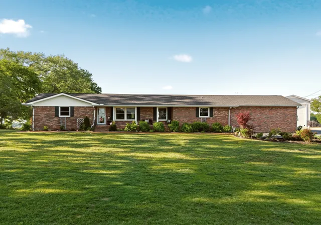 Homes for sale in Cedar Hill, TN | 5843 Hwy 41 N, Cedar Hill, TN 37032 | MLS# 3164641