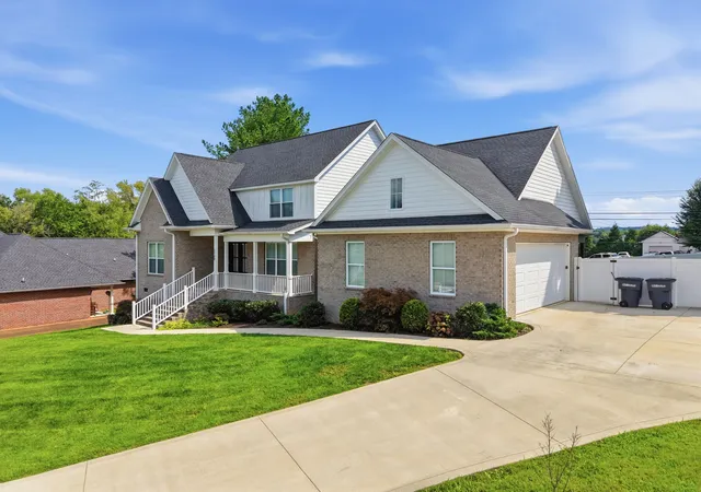 Photo 3 of Single family home for sale at 2109 Boxwood Cir, Cookeville, TN 38506 | MLS# 3187080 | Listing updated on 2026-08-14