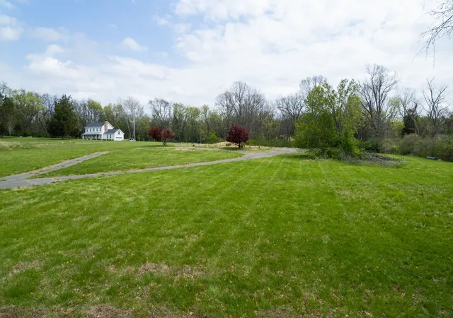 3rd image of 712 New Shackle Island Rd, Hendersonville, TN 37075 | MLS# 3165615