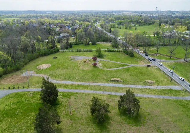 1st image of 712 New Shackle Island Rd, Hendersonville, TN 37075 | MLS# 3165615